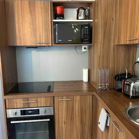 3p En Duplex A Isola 2000, 6-8 Personnes Apartment